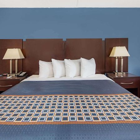 Travelodge By Wyndham Savannah Area/Richmond Hill Esterno foto