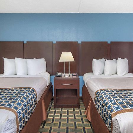 Travelodge By Wyndham Savannah Area/Richmond Hill Esterno foto