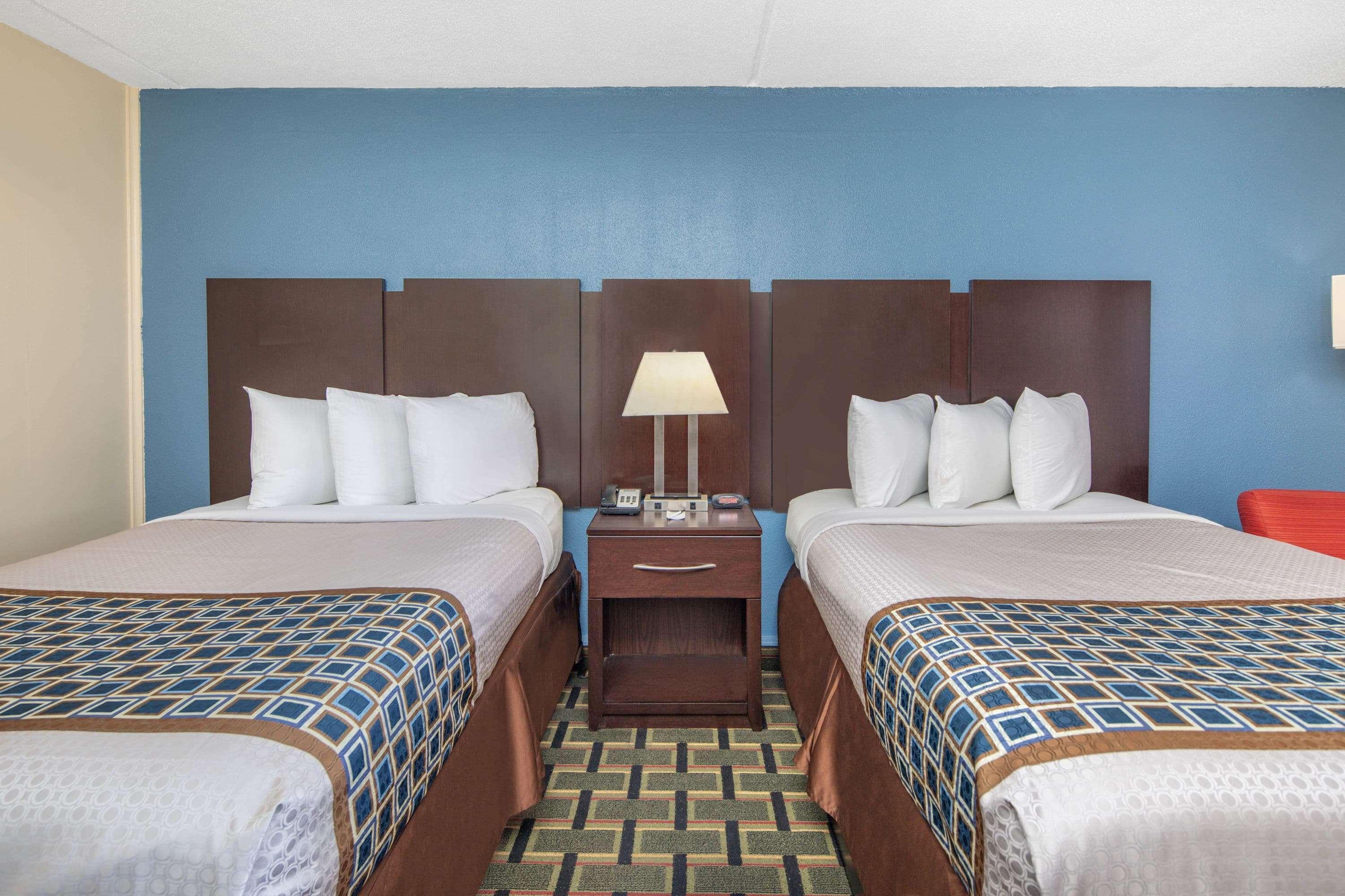 Travelodge By Wyndham Savannah Area/Richmond Hill Esterno foto