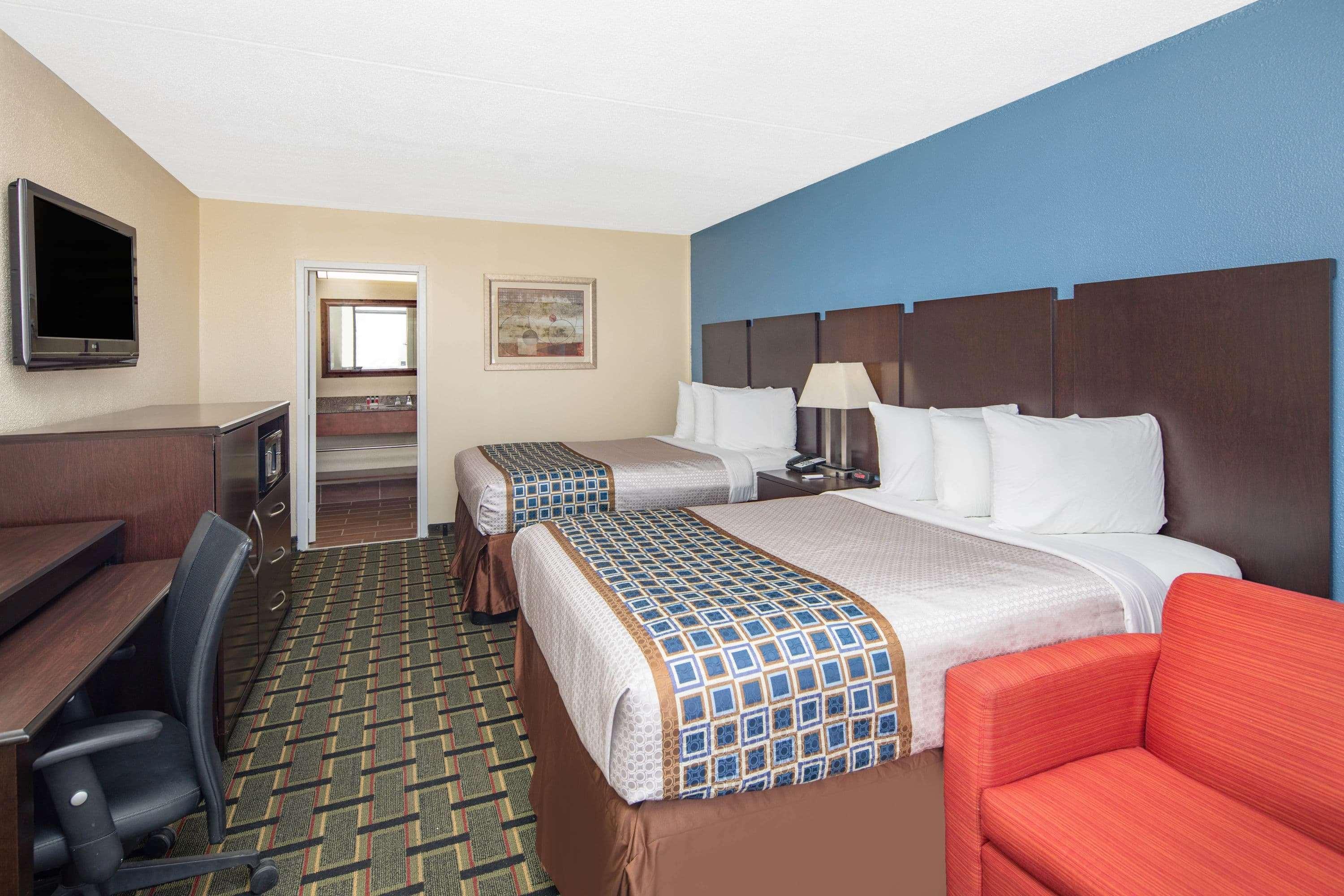 Travelodge By Wyndham Savannah Area/Richmond Hill Esterno foto