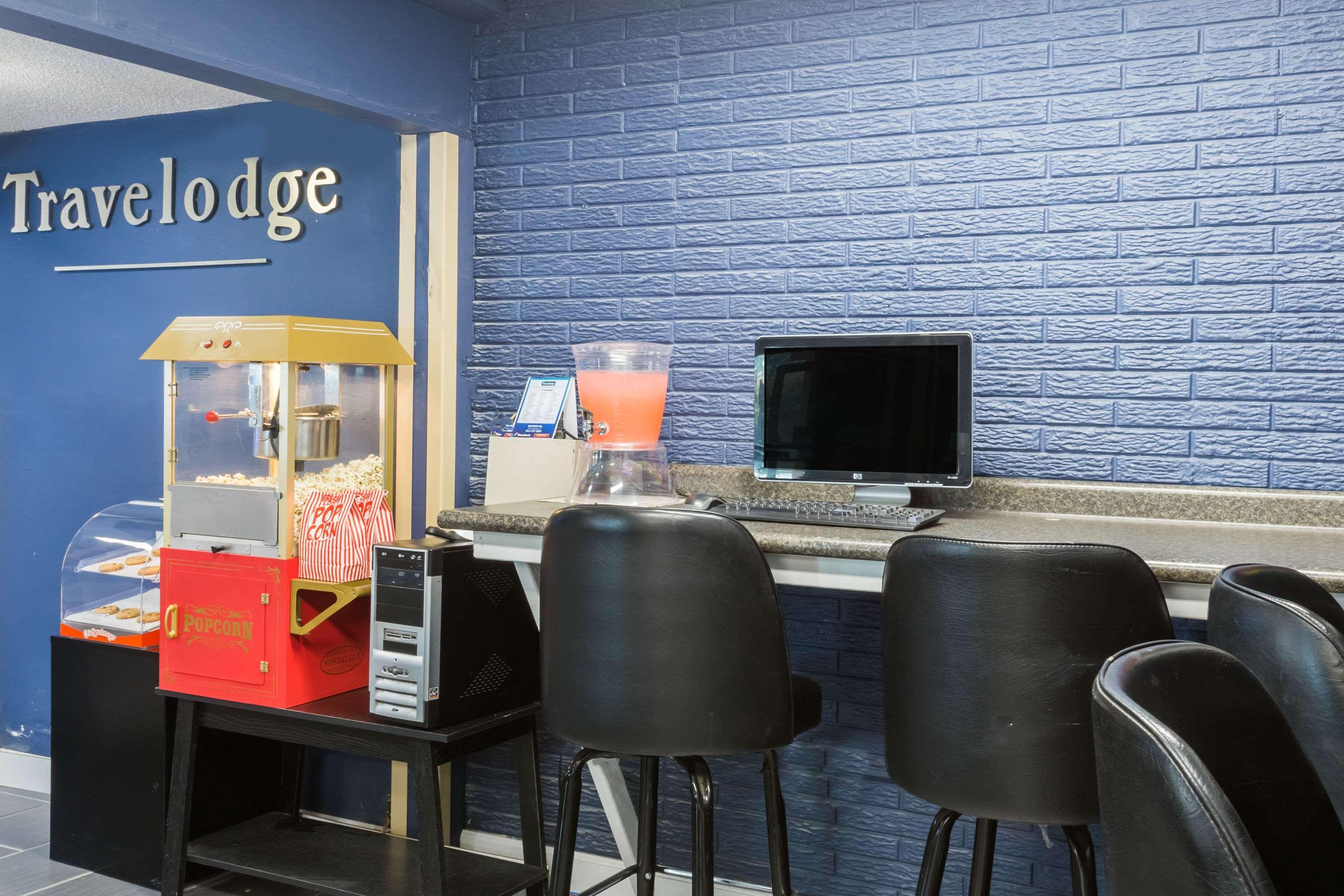 Travelodge By Wyndham Savannah Area/Richmond Hill Esterno foto