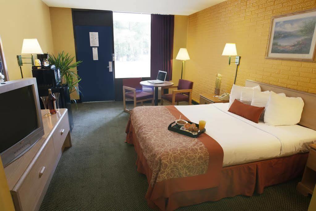 Travelodge By Wyndham Savannah Area/Richmond Hill Esterno foto