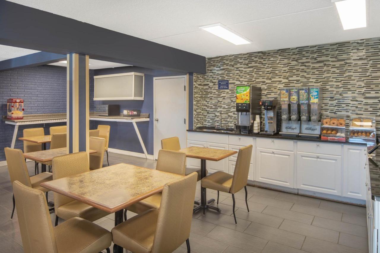Travelodge By Wyndham Savannah Area/Richmond Hill Esterno foto